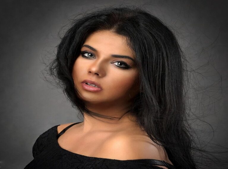 anime girl pfp discord black hair