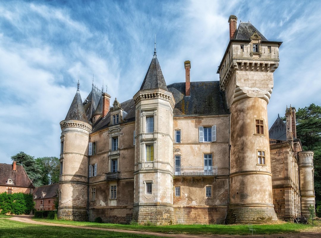 Historical Context and Notable Past Chiefs